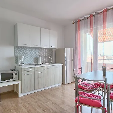 Veruda Porat Apartment *